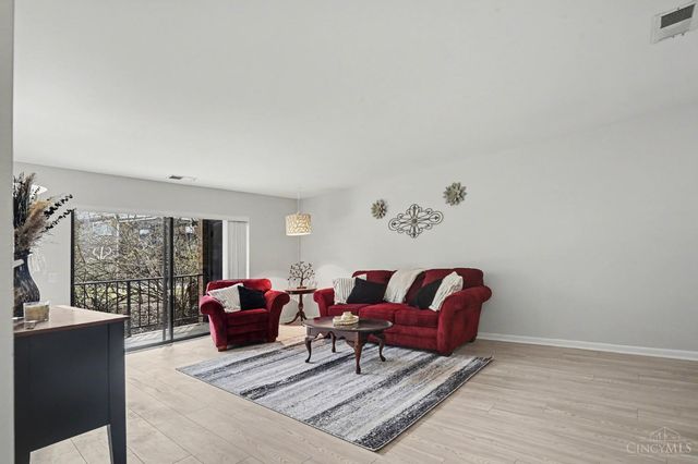 3004 Glenmore Avenue, Cincinnati, OH 45238