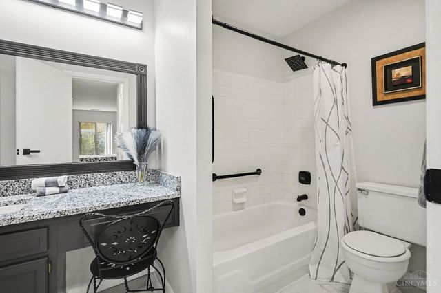 3004 Glenmore Avenue, Cincinnati, OH 45238