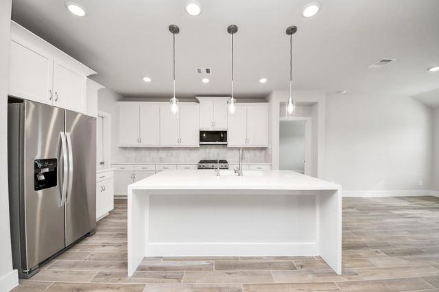 207 Orchard Laurel Drive, Alvin, TX 77511