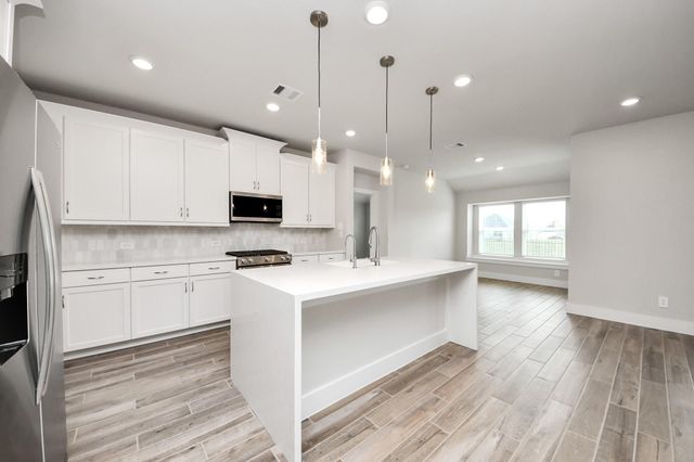 207 Orchard Laurel Drive, Alvin, TX 77511