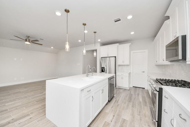 207 Orchard Laurel Drive, Alvin, TX 77511