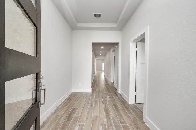 207 Orchard Laurel Drive, Alvin, TX 77511