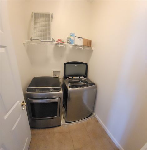 523 E Vanderbilt Drive, Adams Twp, PA 16046