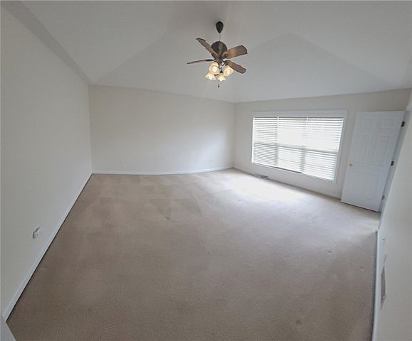 523 E Vanderbilt Drive, Adams Twp, PA 16046