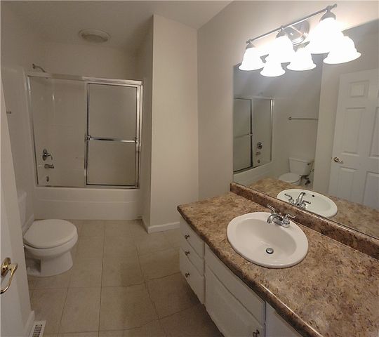 523 E Vanderbilt Drive, Adams Twp, PA 16046