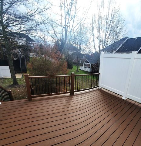 523 E Vanderbilt Drive, Adams Twp, PA 16046