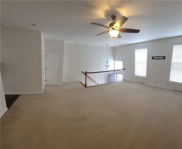 523 E Vanderbilt Drive, Adams Twp, PA 16046