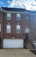 523 E Vanderbilt Drive, Adams Twp, PA 16046