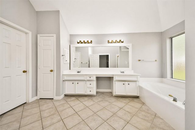 2622 Stonebury Lane, Sugar Land, TX 77479