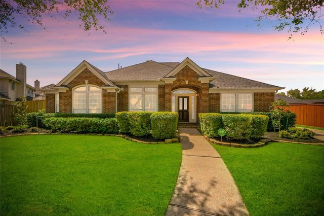 2622 Stonebury Lane, Sugar Land, TX 77479