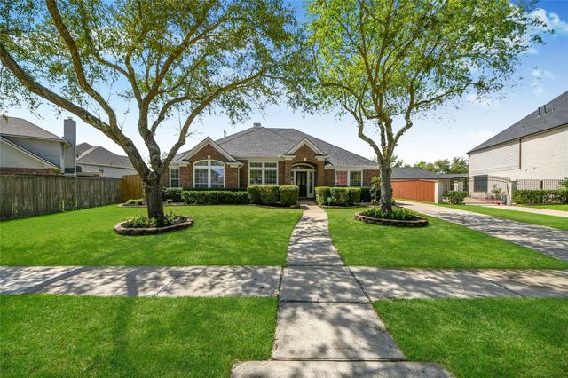 2622 Stonebury Lane, Sugar Land, TX 77479