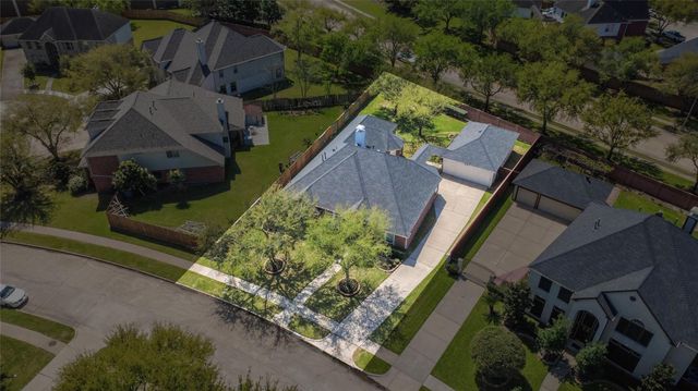 2622 Stonebury Lane, Sugar Land, TX 77479