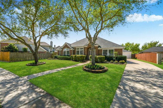 2622 Stonebury Lane, Sugar Land, TX 77479