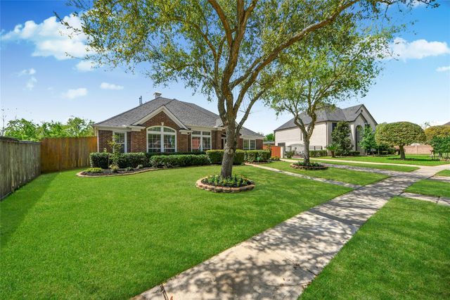 2622 Stonebury Lane, Sugar Land, TX 77479