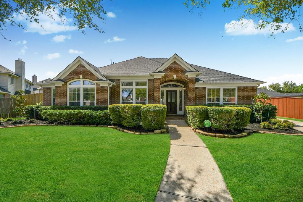 2622 Stonebury Lane, Sugar Land, TX 77479