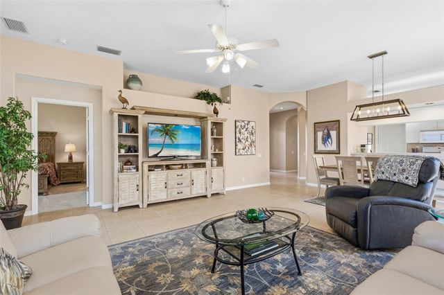 8752 52ND DRIVE E, Bradenton, FL 34211
