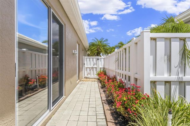 8752 52ND DRIVE E, Bradenton, FL 34211