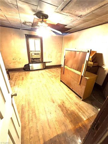 215 upton Street, Randleman, NC 27317