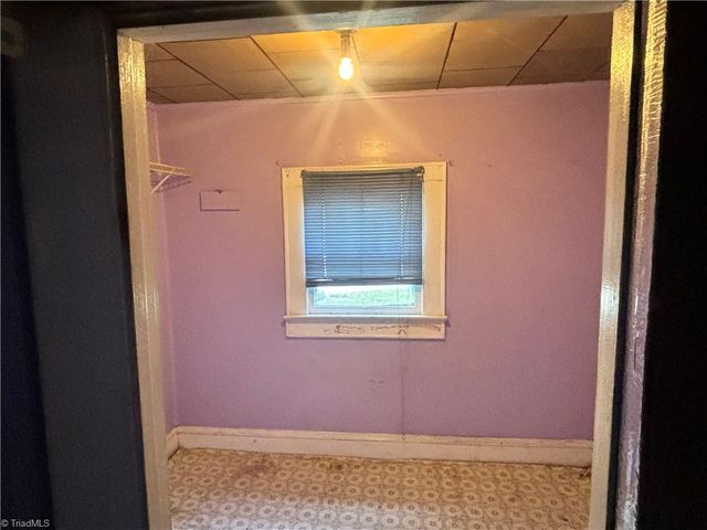 215 upton Street, Randleman, NC 27317