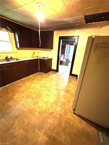215 upton Street, Randleman, NC 27317