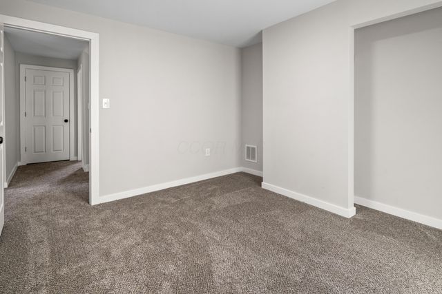 2464 Sullivant Avenue, Columbus, OH 43204