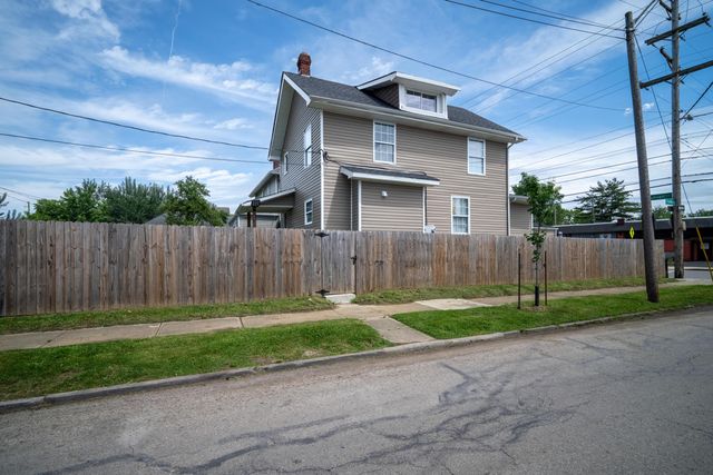 2464 Sullivant Avenue, Columbus, OH 43204