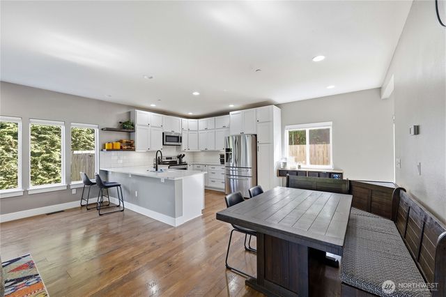 6110 Lakemont Lane, Bremerton, WA 98312