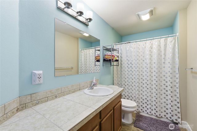 6110 Lakemont Lane, Bremerton, WA 98312