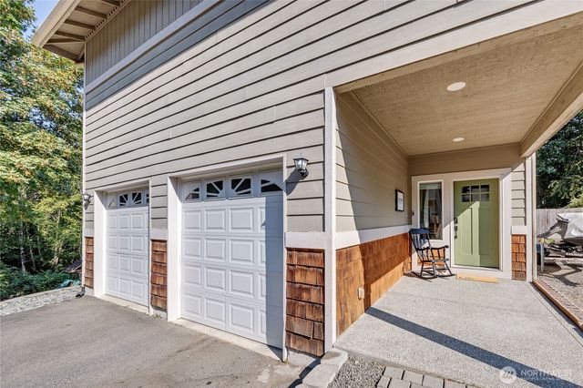 6110 Lakemont Lane, Bremerton, WA 98312