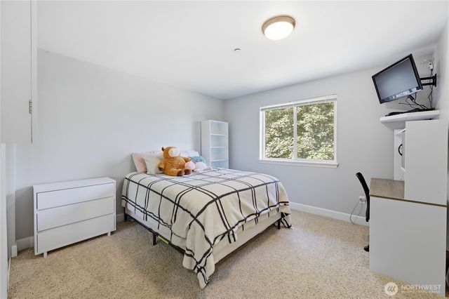 6110 Lakemont Lane, Bremerton, WA 98312