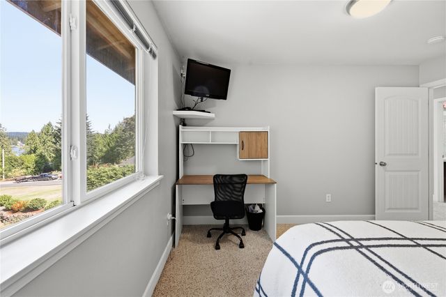 6110 Lakemont Lane, Bremerton, WA 98312