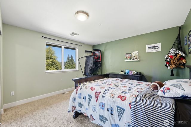 6110 Lakemont Lane, Bremerton, WA 98312