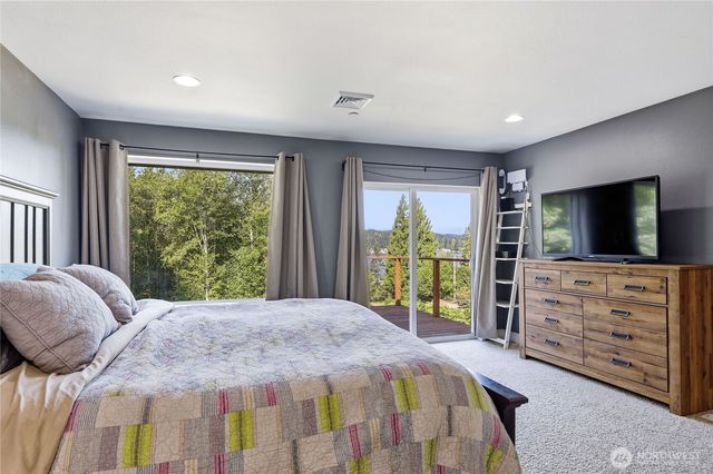 6110 Lakemont Lane, Bremerton, WA 98312