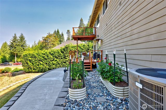 6110 Lakemont Lane, Bremerton, WA 98312
