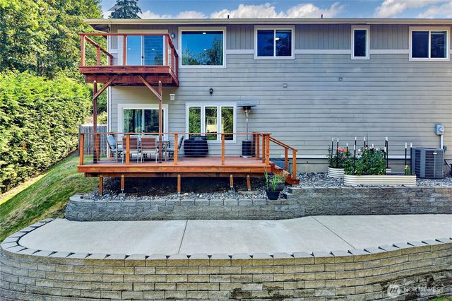 6110 Lakemont Lane, Bremerton, WA 98312