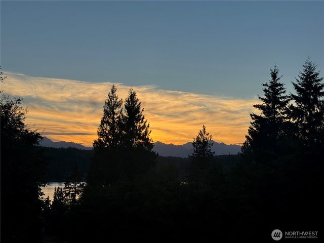 6110 Lakemont Lane, Bremerton, WA 98312