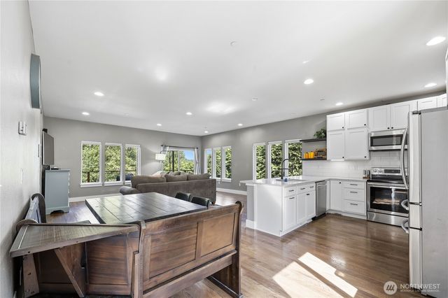 6110 Lakemont Lane, Bremerton, WA 98312