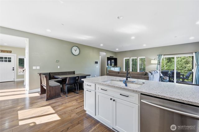 6110 Lakemont Lane, Bremerton, WA 98312