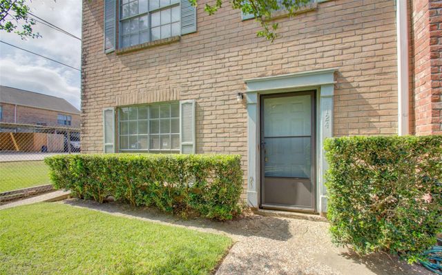 4124 Belle Park Drive E, Houston, TX 77072