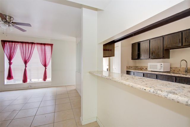 4124 Belle Park Drive E, Houston, TX 77072
