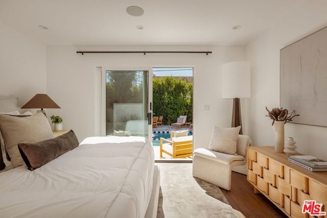 133 N La Jolla Avenue, Los Angeles, CA 90048