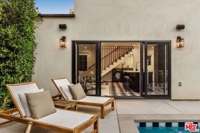 133 N La Jolla Avenue, Los Angeles, CA 90048