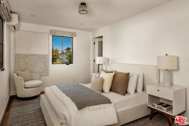 133 N La Jolla Avenue, Los Angeles, CA 90048