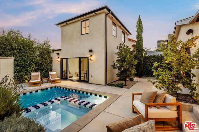 133 N La Jolla Avenue, Los Angeles, CA 90048