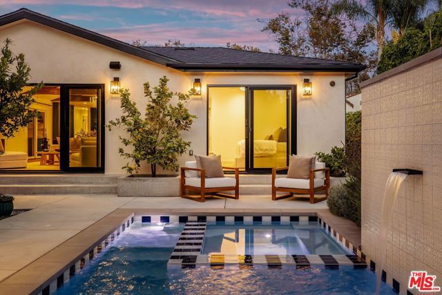 133 N La Jolla Avenue, Los Angeles, CA 90048