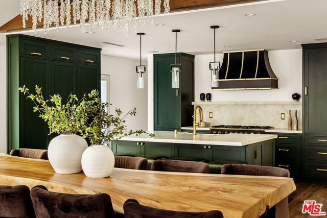133 N La Jolla Avenue, Los Angeles, CA 90048