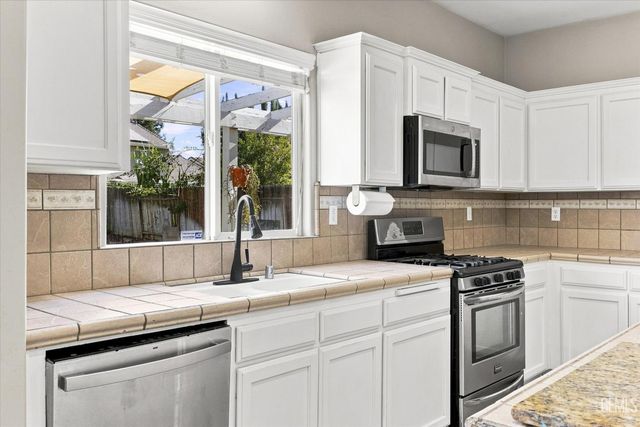 11602 Reagan Road, Bakersfield, CA 93312