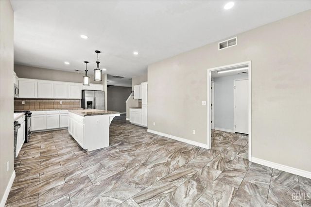 11602 Reagan Road, Bakersfield, CA 93312