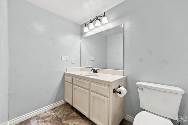 11602 Reagan Road, Bakersfield, CA 93312