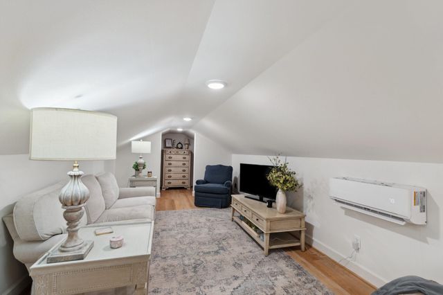 4052 Kuykendall, Bellville, TX 77418